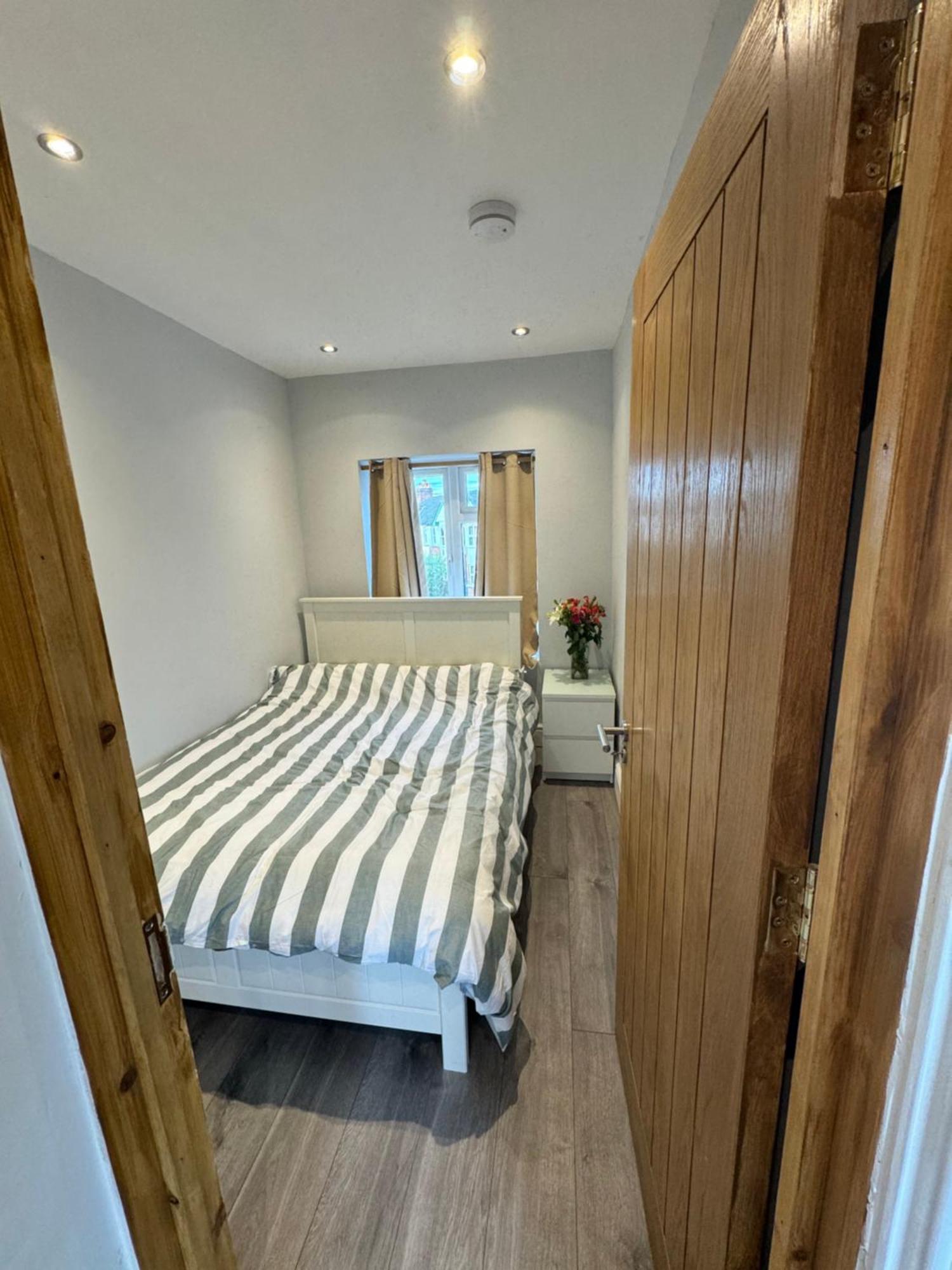 1 Bed With Kitchenette And Bathroom Oxford Buitenkant foto